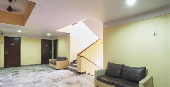 Hotel Golden Palace Pvt Ltd Мумбаи Экстерьер фото